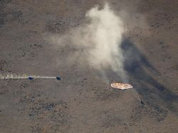 Momen Kembalinya Astronot Arab Usai Lihat Bumi Bulat