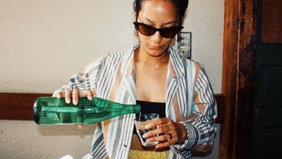 Intip Gaya Eksotis Kulineran Tara Basro, Pemeran Perempuan Tanah Jahanam