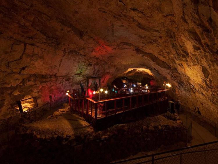 Di Arizona Bisa Makan di Dalam Gua Batu Berusia Ratusan Tahun