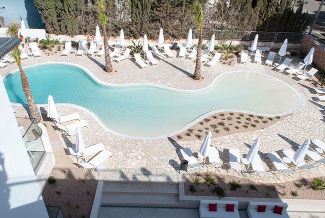 Hal itu dilakukan pihak hotel untuk mencegah pelanggaran aturan di Spanyol tentang diskriminasi gender. Jadi, Som Dona tidak 100 persen bebas pria. Foto: Dok. Som Dona