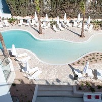 Hal itu dilakukan pihak hotel untuk mencegah pelanggaran aturan di Spanyol tentang diskriminasi gender. Jadi, Som Dona tidak 100 persen bebas pria. Foto: Dok. Som Dona