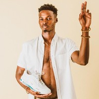 Jesus Shoes ini bukan kolaborasi resmi MSCHF dengan Nike. Kami membayangkan, akan seperti apa kolaborasi dengan Yesus Kristus? Saya sendiri seorang Yahudi, jadi yang saya tahu hanyalah dia bisa berjalan di atas air, ungkap Daniel Greenberg, head of commerce MSCHF. (Foto: Dok. MSCHF)