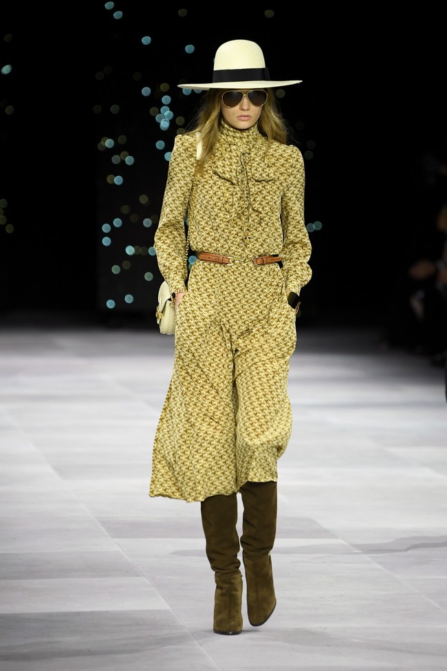 Koleksi ready to wear Celine untuk musim semi 2020 yang ditampilkan di Paris Fashion Week 2020, Prancis. Minggu (27/9/2019). Photo by Pascal Le Segretain/Getty Images.