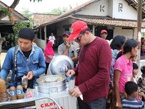 Cilok Hingga Tahu Pong, Ini Jajanan Pinggir Jalan Kesukaan Arteria Dahlan