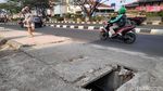 Awas, Lubang Mengintai Pejalan Kaki di Margonda