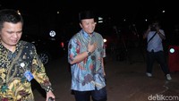Wakil Ketua MPR Hidayat Nurwahid tiba di rumah Prabowo.