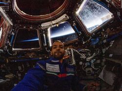 Jepretan Bumi Bulat dari Astronot Arab di Antariksa