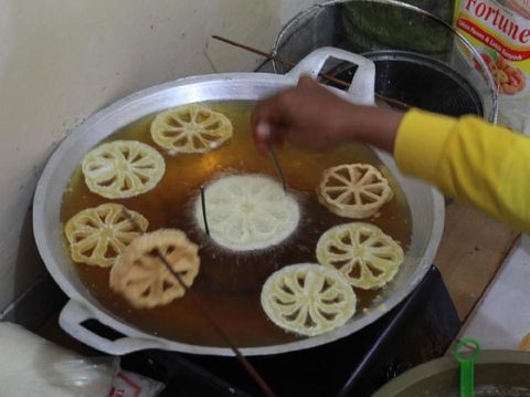 kembang goyang