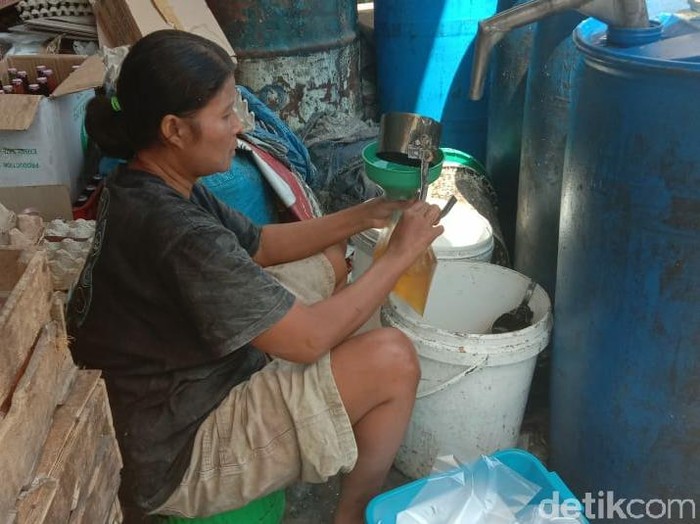 Pedagang Lamongan Sambut Gembira Pembatalan Minyak Goreng Curah