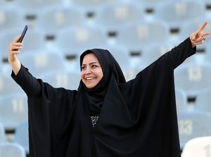 Iran Pasang Kamera untuk Lacak Wanita Tak Berhijab