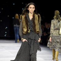 Koleksi ready to wear Celine untuk musim semi 2020 yang ditampilkan di Paris Fashion Week 2020, Prancis. Minggu (27/9/2019). Photo by Pascal Le Segretain/Getty Images.