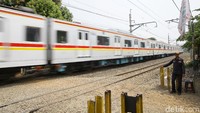 Dinas Perhubungan Kota Depok dan PT KAI Daerah Operasional 1 akan mengevaluasi keberadaan pintu perlintasan tidak resmi, akibat sering terjadi kecelakaan yang menewaskan pengguna jalan.