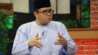Politisi PDI Perjuangan yang juga seorang pengacara ini disebut-sebut tidak memakai etika ketika berdebat. Ia beberapa kali menaikkan nada suara sambil menunjuk-nunjuk Emil Salim. Foto: instagram @arteriadahlan