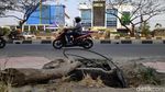 Awas, Lubang Mengintai Pejalan Kaki di Margonda