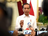 Buruh Tuntut UMP Naik 15%, Pembalut hingga Deodoran di Daftar KHL