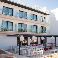 Hotel Som Dona di Majorca, Spanyol, baru saja dibuka beberapa waktu lalu. Punya konsep unik yang menyai kontroversi, hotel ini hanya khusus untuk tamu wanita alias pria dilarang masuk. Foto: Dok. Som Dona