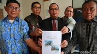 Forum Lintas Paguyuban Provinsi Papua mendatangi kantor Komnas HAM, Jakarta, Jumat (11/10/2019). Kedatangan mereka untuk mengadukan persoalan terkait kericuhan yang sempat pecah di Wamena beberapa waktu lalu.