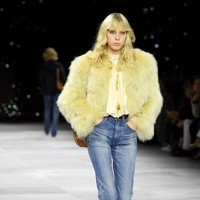 Koleksi ready to wear Celine untuk musim semi 2020 yang ditampilkan di Paris Fashion Week 2020, Prancis. Minggu (27/9/2019). Photo by Pascal Le Segretain/Getty Images.