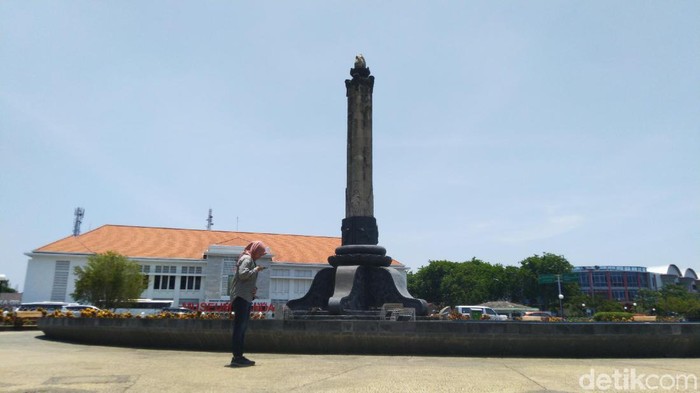Matahari berada tegak lurus di atas Kota Semarang siang ini. Fenomena kulminasi utama atau hari tanpa bayangan terjadi, seperti apa?
