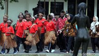 Anak-anak dari Papua tersebut dijadwalkan akan mengunjungi sejumlah tempat yakni, Dufan, Monas, TMII hingga kawasan GBK.