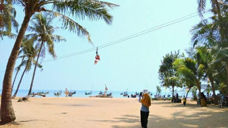 Pantai Kelapa Tuban Pantai Kelapa Tuban