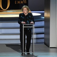 Aku tidak pernah menyesalinya (tak punya anak). Aku selalu bersikap kompulsif terhadap berbagai hal. Aku tahu kalau seandainya aku pernah hamil, tentu saja, fokusku cuma ke situ, tutur Betty White. Foto: Getty Images