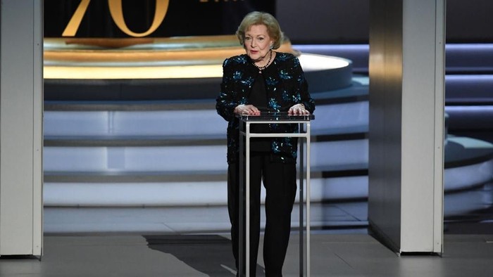 LOS ANGELES, CA - SEPTEMBER 17:  Betty White speaks onstage during the 70th Emmy Awards at Microsoft Theater on September 17, 2018 in Los Angeles, California.  (Photo by Kevin Winter/Getty Images)