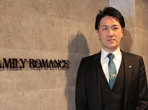 Ada Alasan Haru di Balik Kisah Pria yang Punya 100 'Istri' Ini