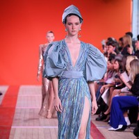 Elie Saab memeragakan koleksi gaun terbarunya di Paris Fashion Week 2020, Prancis, Sabtu (28/09/2019). Photo by Pascal Le Segretain/Getty Images