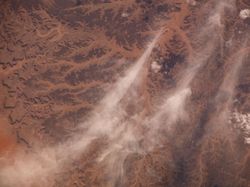 Jepretan Bumi Bulat dari Astronot Arab di Antariksa