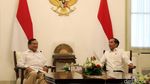 Ekspresi Jokowi Saat Bertemu Prabowo di Istana Merdeka