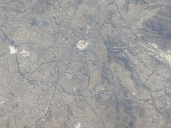 Jepretan Bumi Bulat dari Astronot Arab di Antariksa