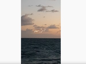 Lagi Mengabadikan Senja, Malah Lihat Penampakan UFO