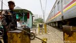 Evaluasi Pintu Perlintasan Kereta Tidak Resmi di Depok