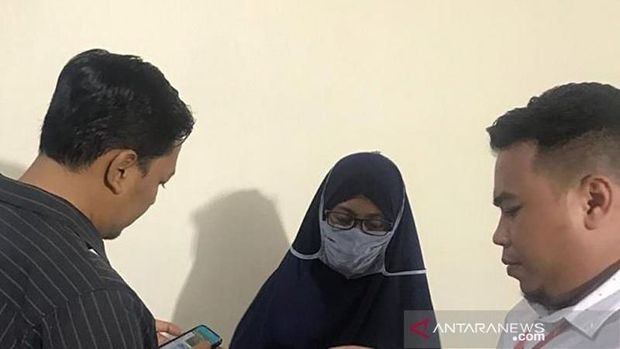Nesti ditangkap di Bandara Juanda Sidoarjo, Jawa Timur