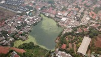 Penampakan dari udara Situ Rompang yang berada di kawasan Cempaka Putih, Tangerang Selatan, Banten, Sabtu (12/10/2019).