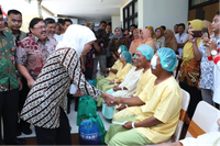 Khofifah Gelar Operasi Gratis Wujudkan 2023 Jatim Bebas Katarak