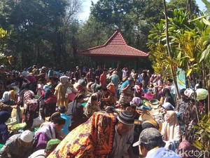 Unik! Dalam Tradisi Saparan di Temanggung Tiap Warga Bawa Tenong 
