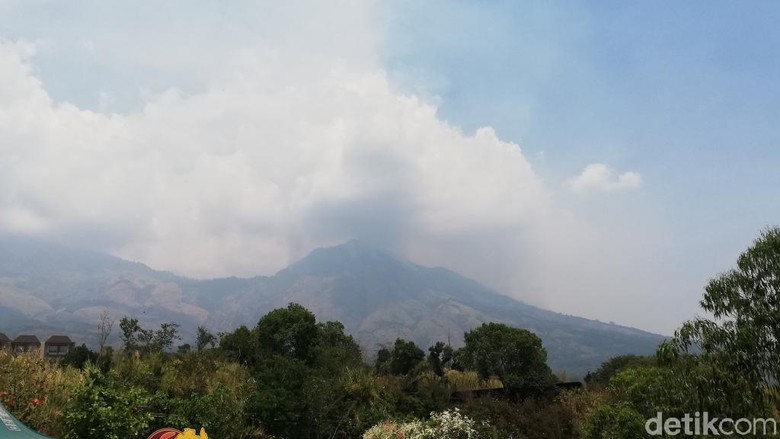 Siang Ini, Water Bombing akan Padamkan Kebakaran Gunung Arjuno-Welirang Siang Ini, Water Bombing akan Padamkan Kebakaran Gunung Arjuno-Welirang