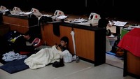 Badan Meteorologi Jepang (JMA) memperkirakan, topan dahsyat ini akan menerjang wilayah Jepang tengah atau timur pada Sabtu malam waktu setempat, dengan mendatangkan angin berkecepatan hingga 216 kilometer per jam. Reuters/Kim Hong-JI.