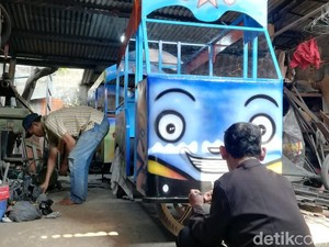 Kisah Lamidi Si Pembuat Odong-odong