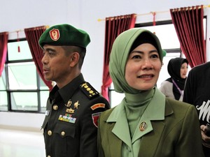 Postingan Nyinyiri Menteri Bikin Irma Nasution Kena Kanan Kiri