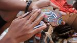 Melihat Pembuatan Souvenir dari Kayu yang Tembus Mancanegara