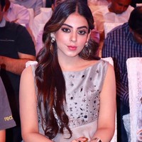 Hidupku jadi sangat bahagia dan positif. Tapi aku tidak menyadarinya saat itu. Aku hanya terus bertanya-tanya apa yang hilang. Dan aku baru menyadarinya sekarang, bahwa kedamaiaan, kebahagiaan yang aku cari di tempat lain, sebenarnya sudah aku temukan, tutur aktris yang jadi bintang serial televisi sejak 2016 itu. Foto: Instagram @yashmagillofficial