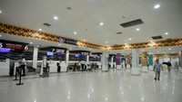 Untuk fasilitas sisi darat antara lain terdiri dari terminal penumpang seluas 9.650 m2, gedung parkir terminal, gedung administrasi, gedung PKP-PK, gedung sub PKP-PK, gedung genset, gedung tower (LPPNPI), gedung workshop, gedung arsip dan gedung perlengkapan. Istimewa/Dok. Kemenhub.