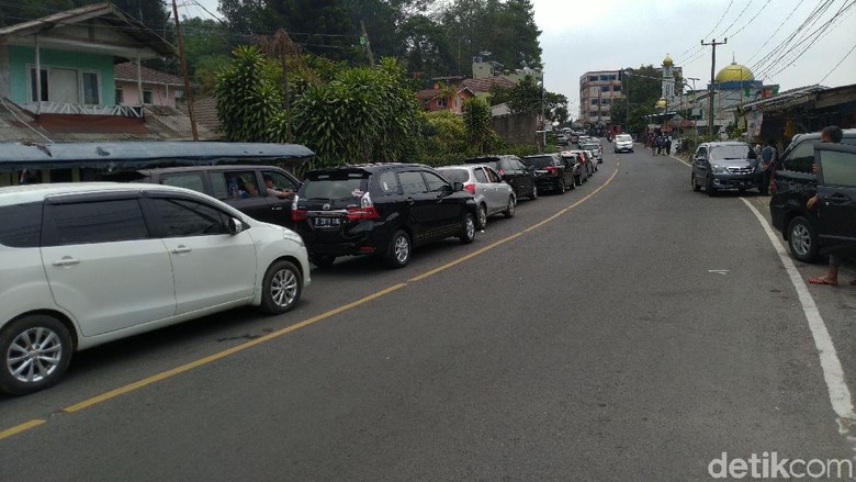 Area Pasar Cisarua akan Ditertibkan Jelang Uji Coba 2-1 Jalur Puncak Jilid II Area Pasar Cisarua akan Ditertibkan Jelang Uji Coba 2-1 Jalur Puncak Jilid II