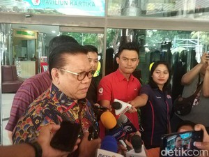 Agung Laksono Sebut Wiranto Kini Jalani Fisioterapi