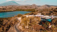 Sangat tepat dipilihnya lokasi ini menjadi lokasi peresmian 13 titik BBM Satu Harga penutup di 2019, karena SPBU ini adalah SPBU dengan pemandangan terindah, ungkap Jonan.