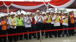 Momen Luhut dan Budi Karya Cek Pengangkatan Kereta LRT Jabodebek