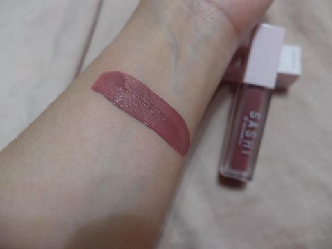 Review 7 Lipstik Artis Indonesia yang Lagi Hits